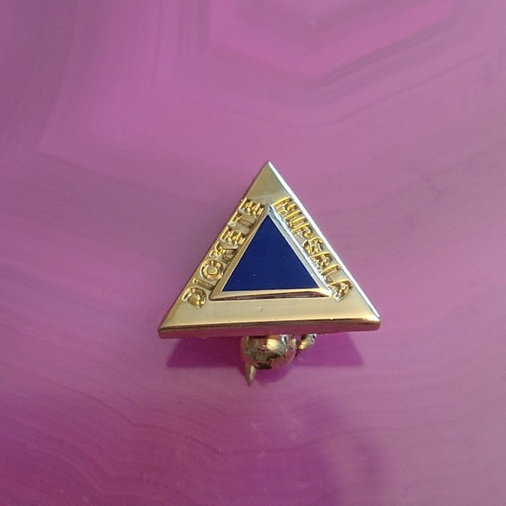 Phi Sigma Sigma sorority pledge pin